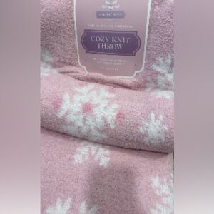 ❄️Cozy Pink with White Snowflake Christmas Blanket🌲